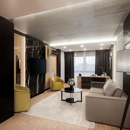 Platinia Hotell 5*